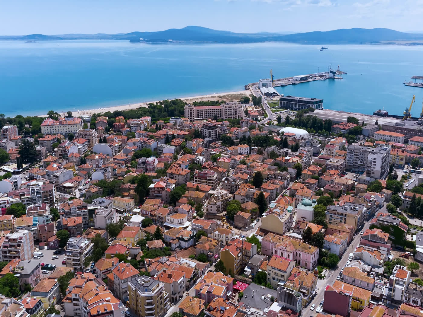 Отлично познаваме нормативната уредба